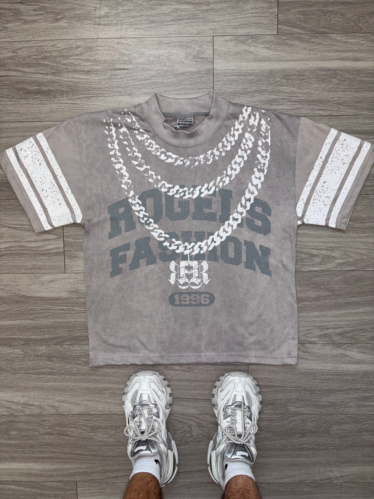 Chain tee